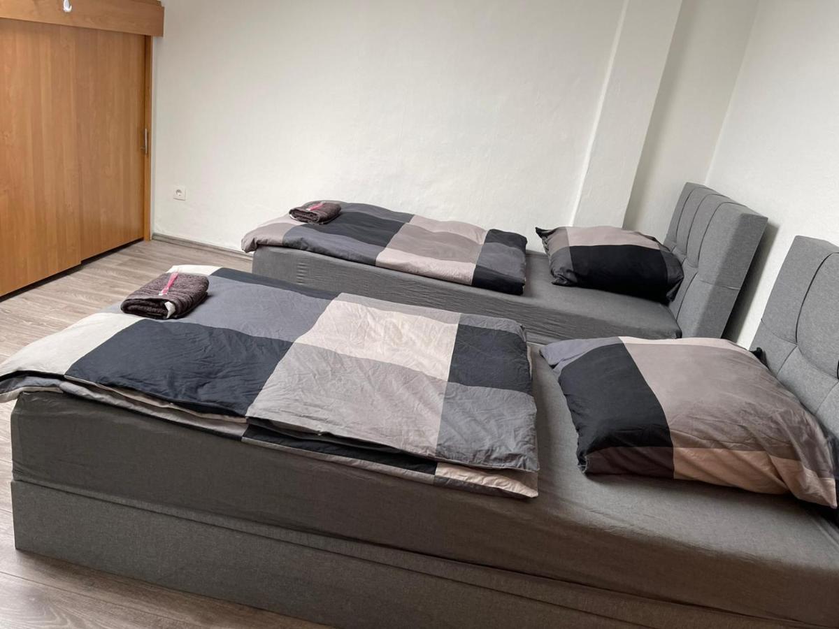Apartment Bis Zu 8 Einzelbetten Stellplatz Wifi Essen Ngoại thất bức ảnh